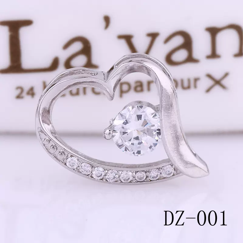 新款爱心锆石吊坠 短款简约小清新项链吊坠心形吊坠 银饰女孩子吊