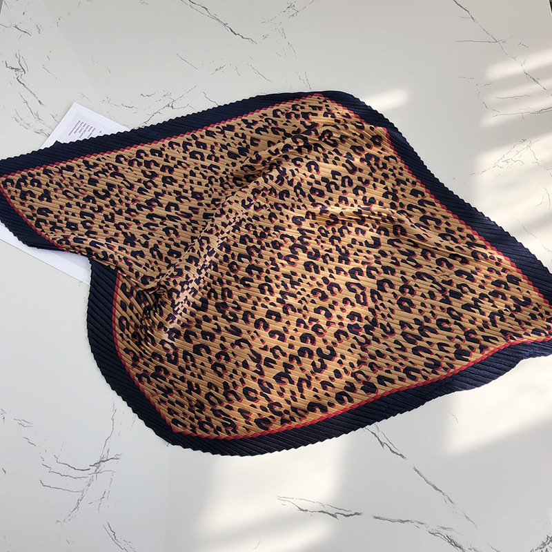 Women's Simple Style Streetwear Leopard Satin Printing Silk Scarf display picture 26