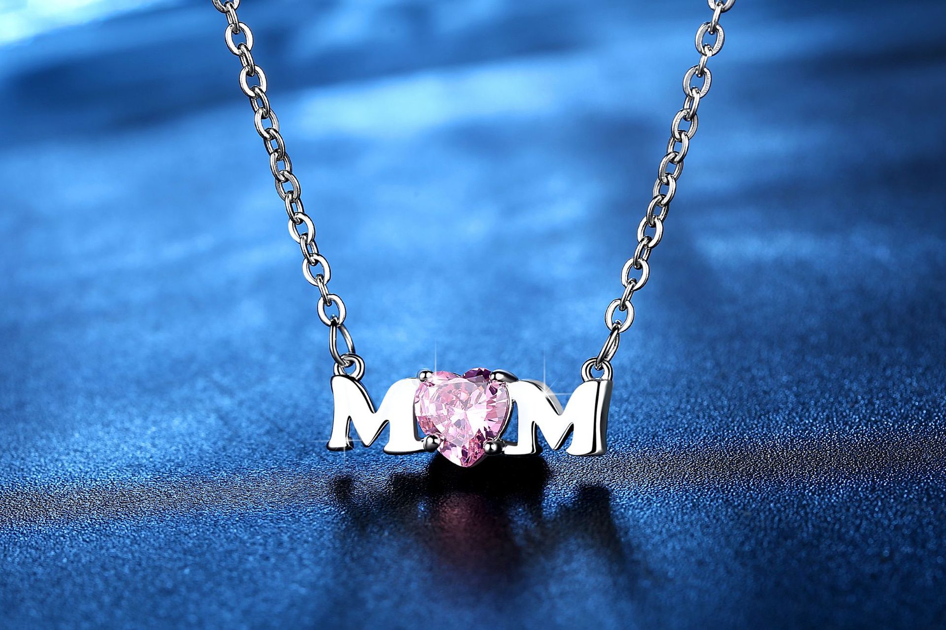 New Mother&#39;s Day Necklace Pink Heart Shaped Zircon Alphabet Necklace Necklace Wholesale display picture 2