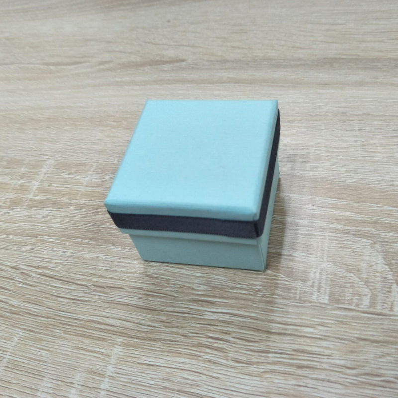 Exquisita joyería de papel de cuero caja de embalaje pendientes anillo collar pulsera tobillera colgante caja de embalaje entrega