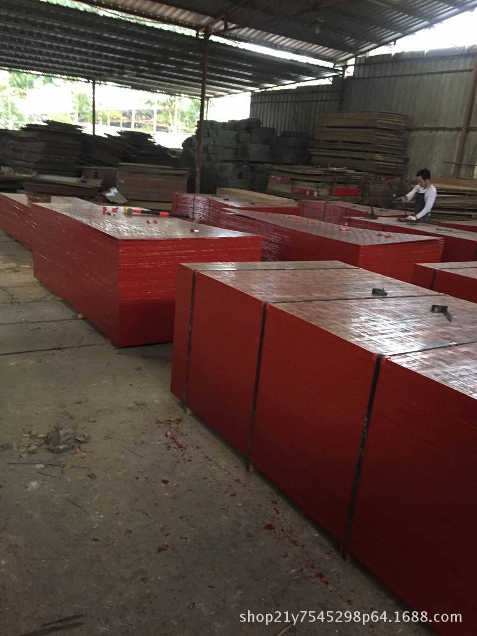 常年批发订做竹胶集装箱底板现货供应各种尺寸镜面板折弯板