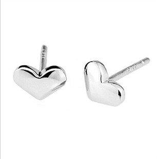 Hot selling fashion earrings love smooth earrings personality charm love cute little girl earrings