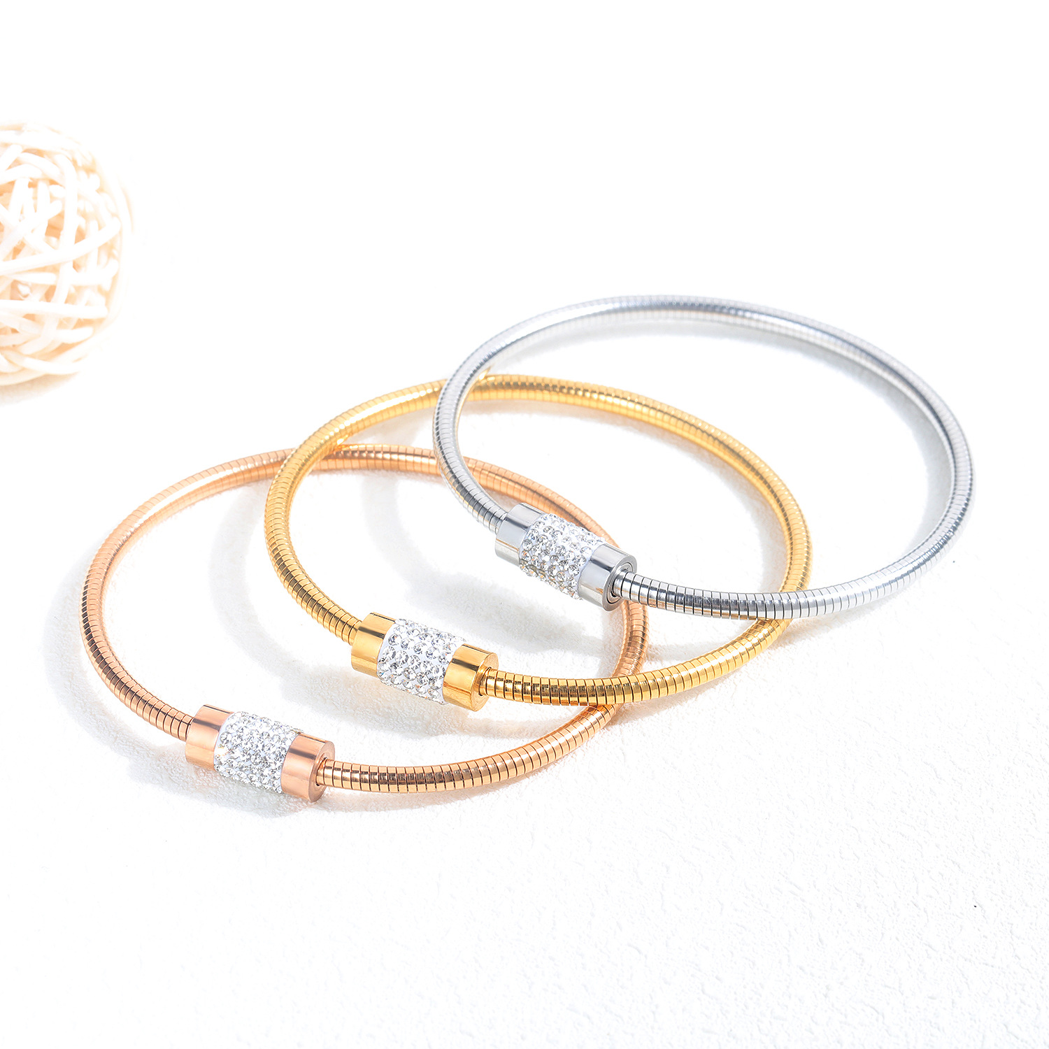 OPK饰品跨境电商热销配饰锆石网红气质百搭钛钢磁吸手镯女