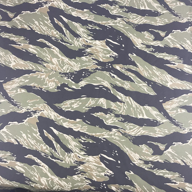 现货纱卡虎纹迷彩 平纹蛇皮纹迷彩印花 日韩潮版童装迷彩裤面料