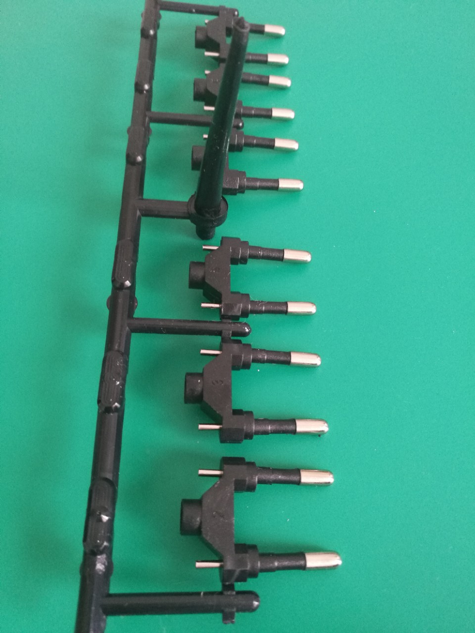 韩规铁插脚支架