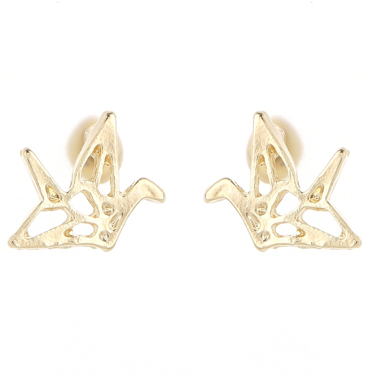Pointed labret stud close-up product detail