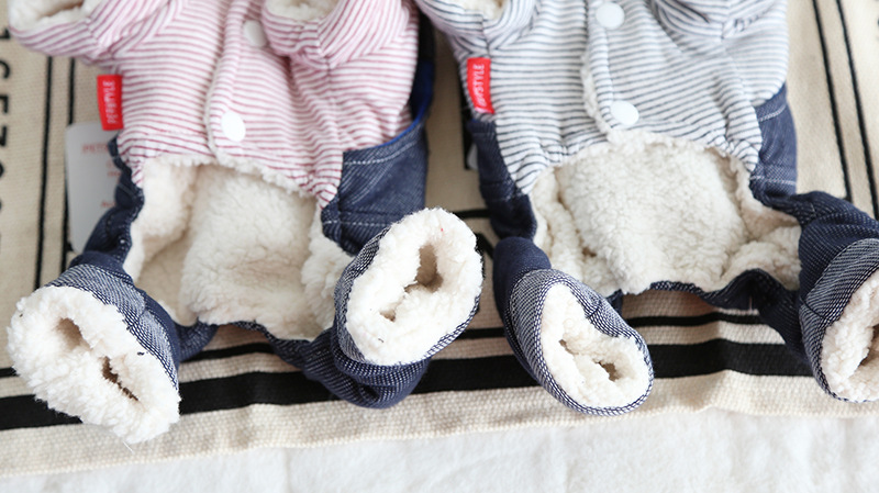 鲨鱼宝宝条纹带帽四脚衣