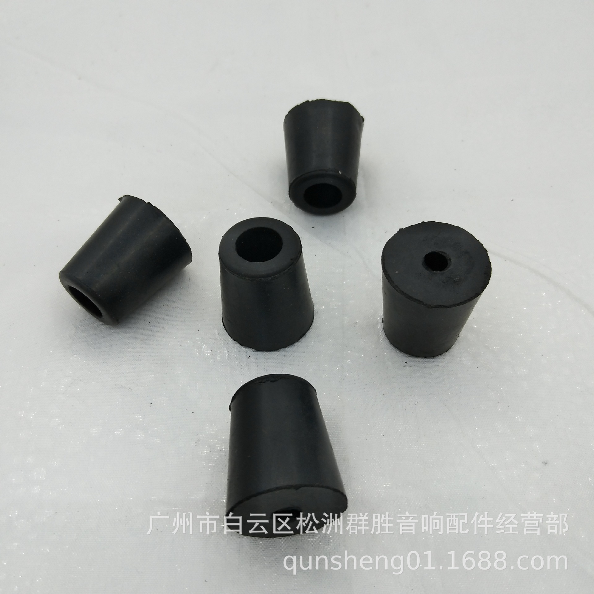 Diverse rubber speakers, doormat, aquarium, shock absorber 3