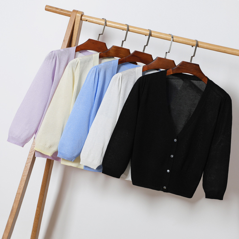 Outer wear new sun protection clothing Ice Silk top outer wear sweater cardigan women's summer air conditioning shirt thin small coat Outer wear new sun protection clothing Ice Silk top outer wear sweater cardigan women's summer air conditioning shirt thin small coat