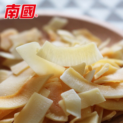 Hainan specialty southern food coconut flakes 60g crispy coconut flakes coconut meat crispy dried fruit snacks