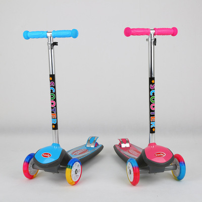 厂家直销新款儿童三轮滑板车滑滑车可折叠闪光PU轮踏板车可定制