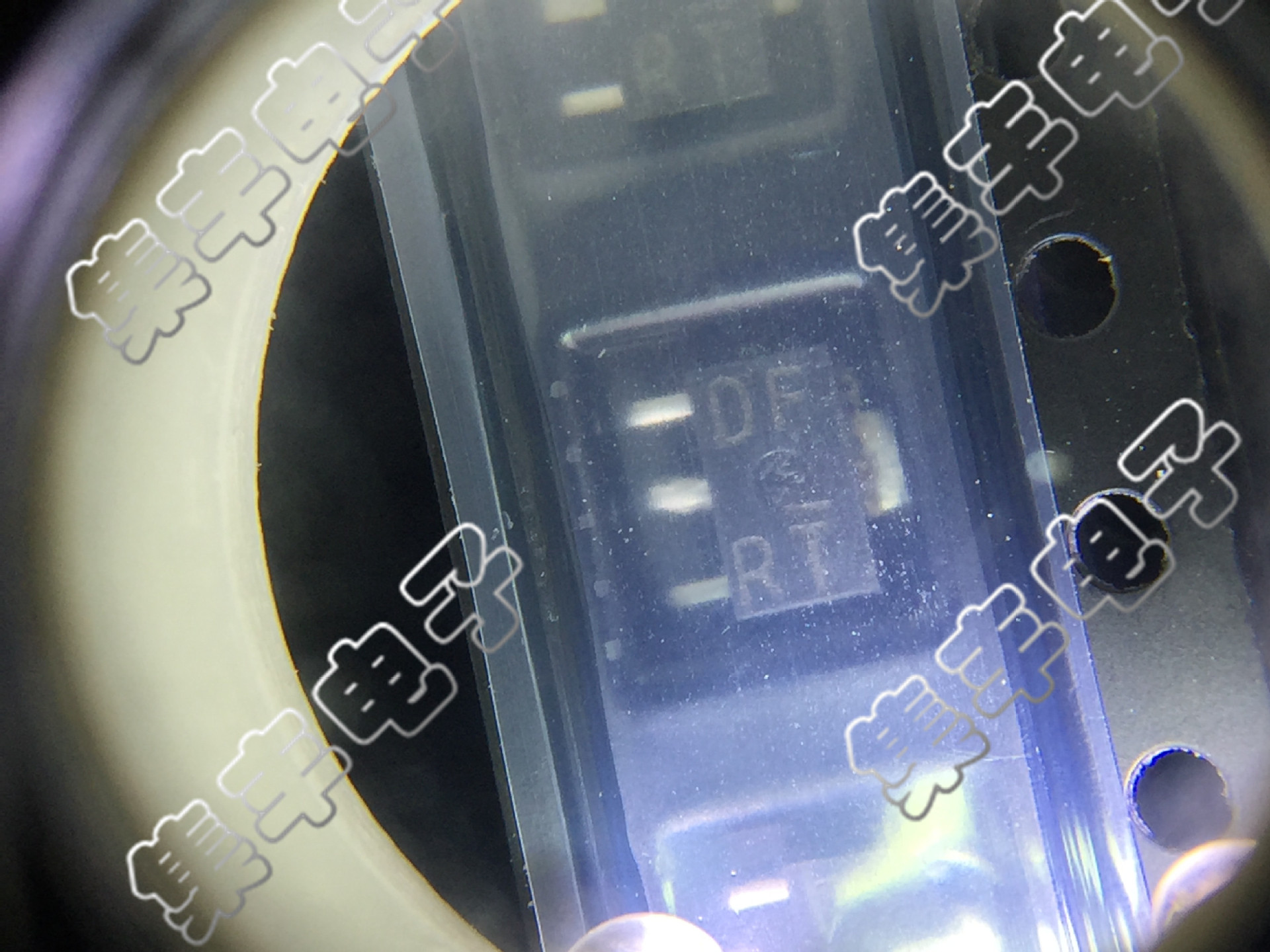 2SD1898 T100R 丝印:DF SOT-89 ROHM/罗姆 欢迎咨询