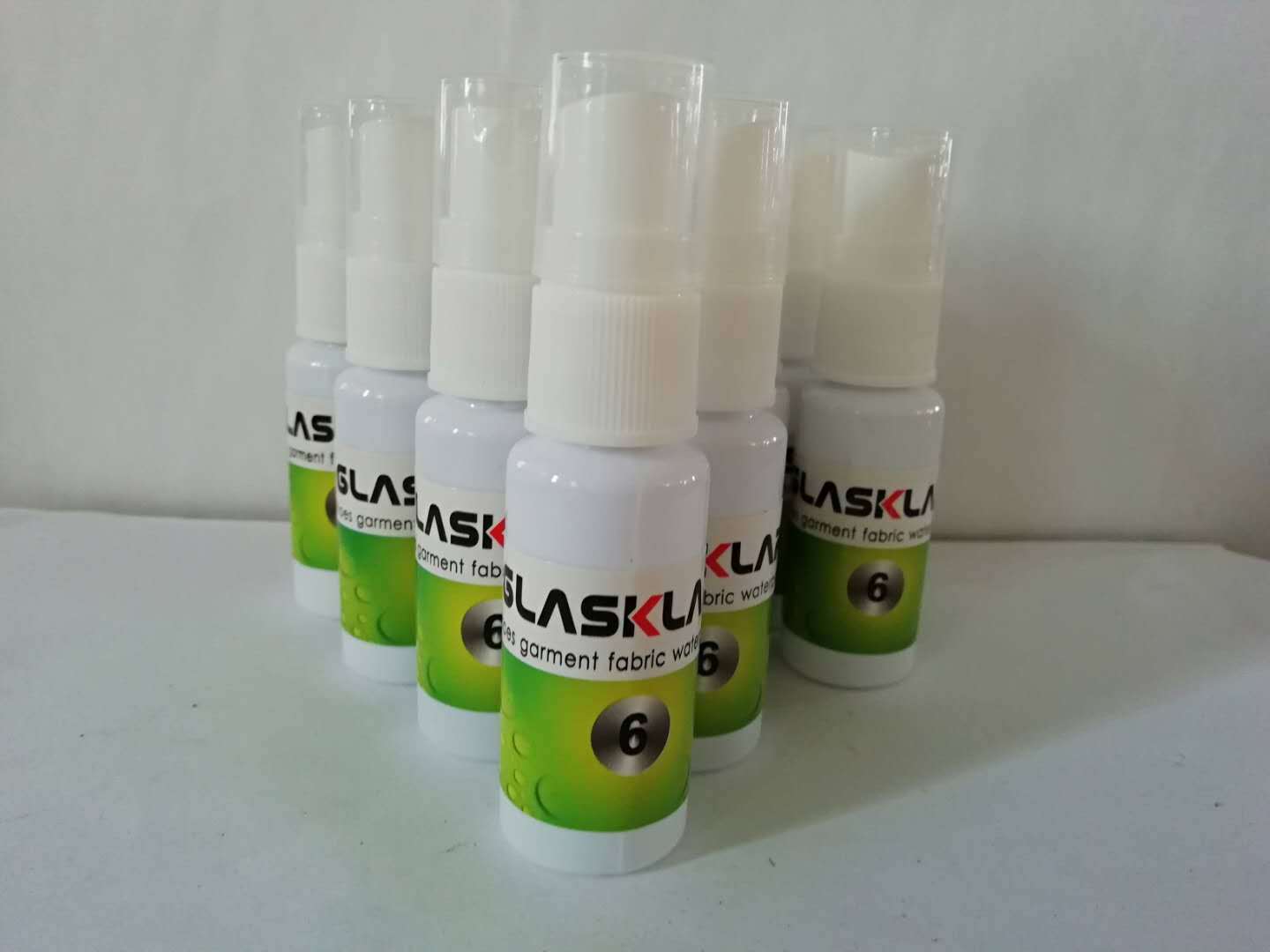 Water-Repellent Spray Image 2