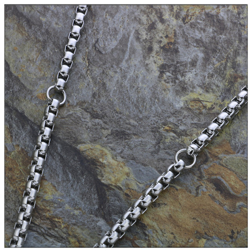 Guan Gong Guanyin Buddha Thai Buddha Amulet three hanging pendant tag with chain titanium steel men and women necklace extended sweater chain