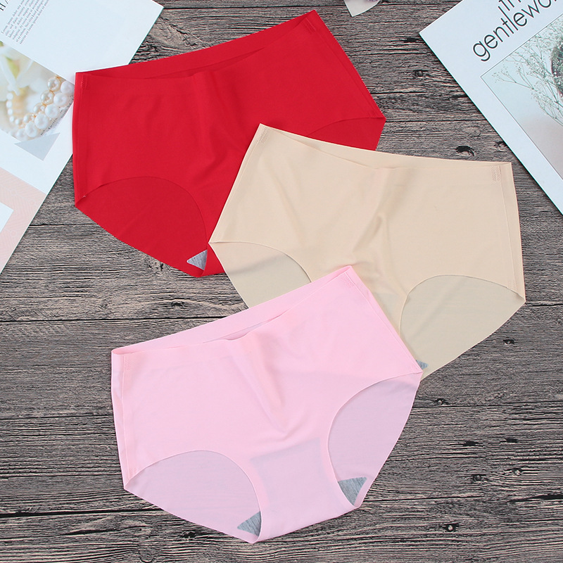 Yi Ting New products Single chip No trace lady Underwear cotton material ventilation Borneol No trace Pants edge Triangle pants 8137