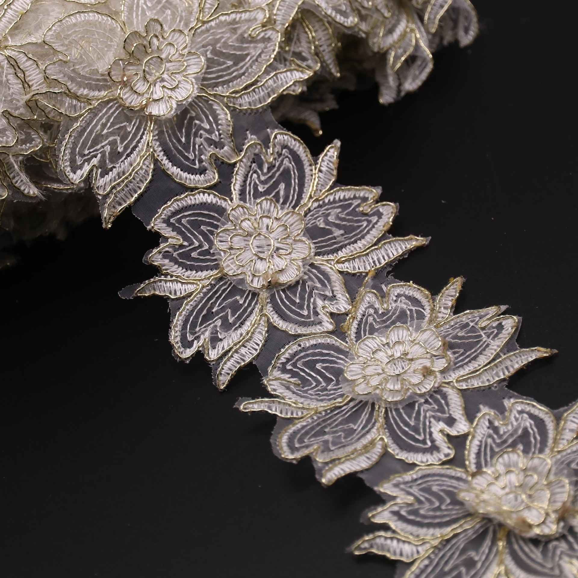 现货9.5cm花朵刺绣花边 礼服服饰服装辅料 金骨线欧根纱立体条码