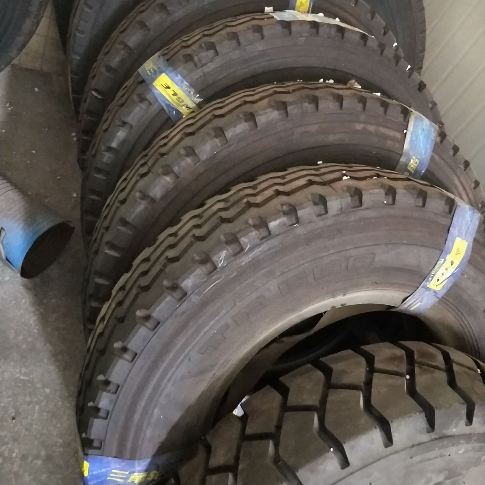 载重子午线轮胎	7.50r20