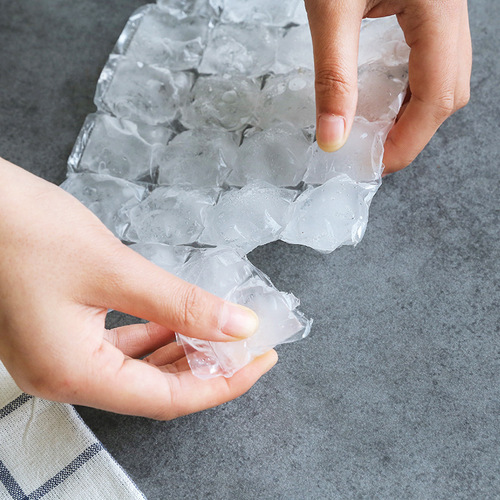 Disposable ice bag grid ice cube mold self-sealing ice grid ice cube bag box edible frozen ice cube ice artifact