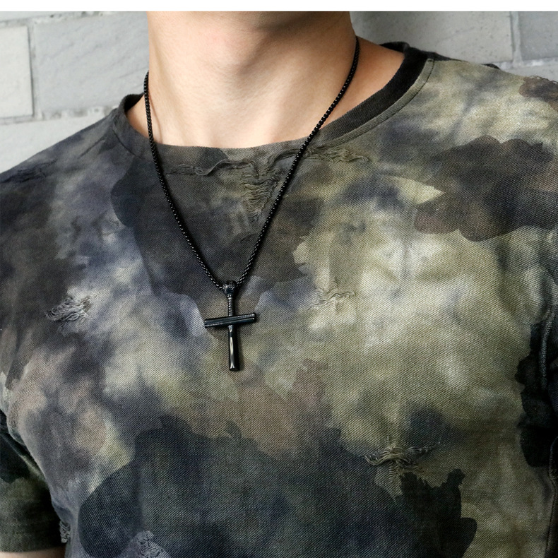 Collier Croix En Acier Inoxydable Pour Hommes display picture 1