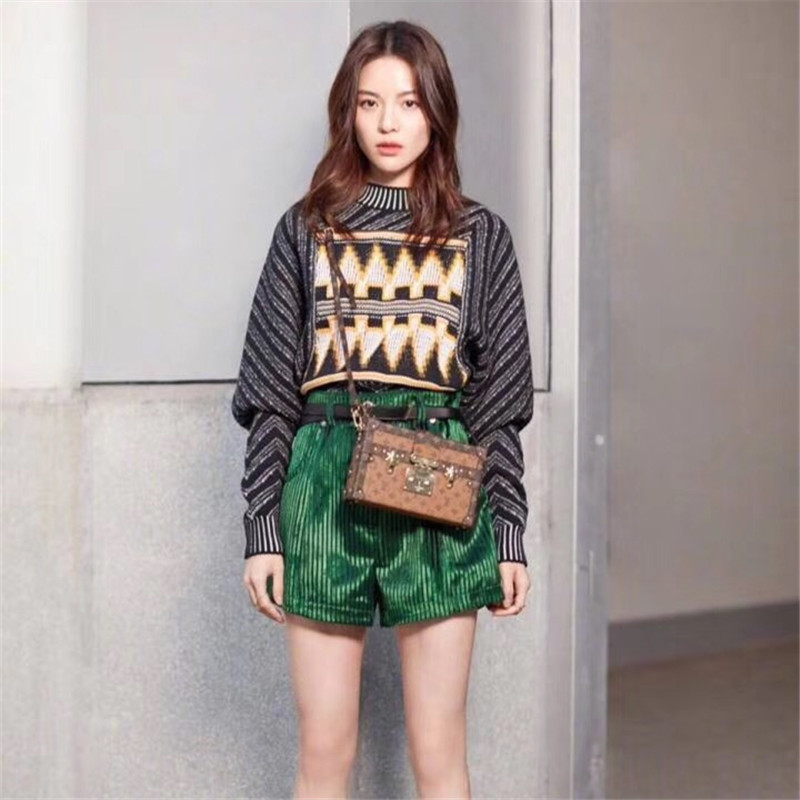 Europe station Autumn and winter new pattern Star of the same paragraph High collar sweater Socket Beaded sequins Self cultivation Primer Cardigan