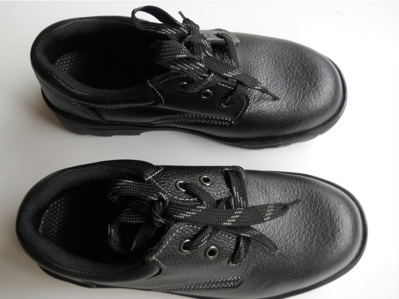 厂价供应劳保鞋 防护鞋 钢头钢板防砸防刺鞋