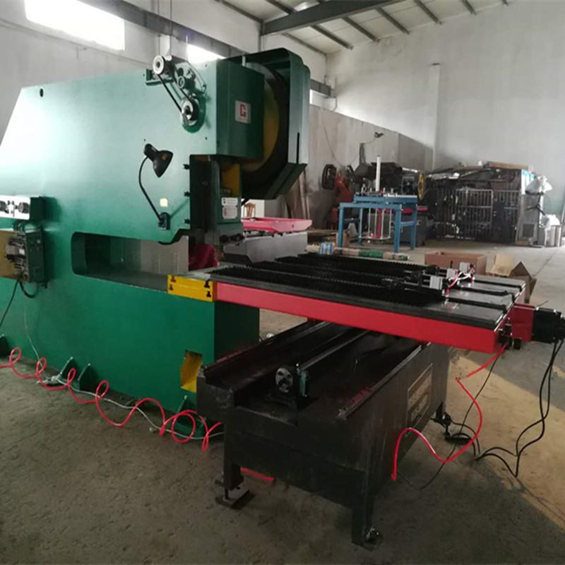 潍坊晨光标牌数控冲床送料机 自动送料机 数控冲孔机冲压设备