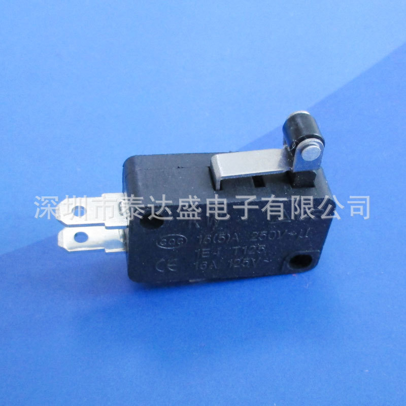 带塑胶轮子大行程开关28*16短柄带轮三脚大功率微动开关KW7-3