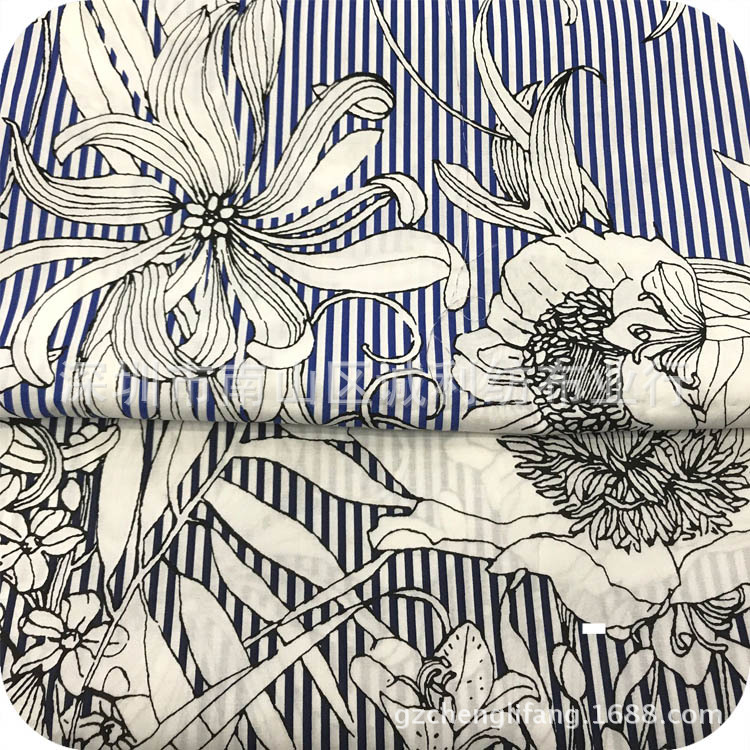 现代连衣裙印花布  夏童装印花面料 白描花黑白条纹 全棉平纹印花