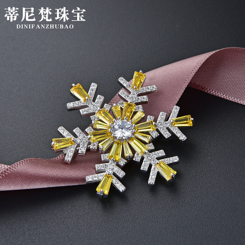S925 plata esterlina broche de copo de nieve de las mujeres de gama alta elegante traje suéter pin accesorios nicho diseño ramillete