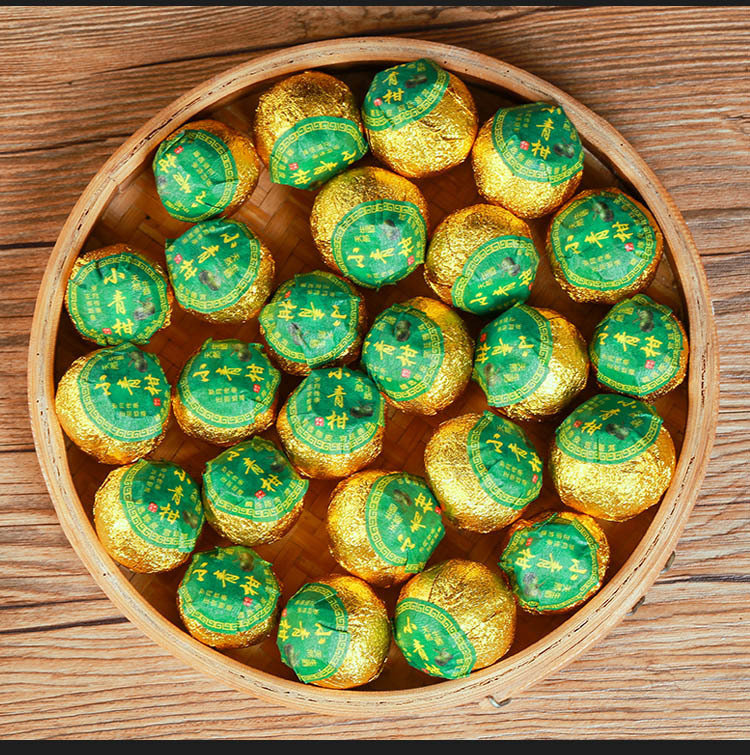 Xinhui small green orange wholesale Tangerine Peel Court Pu'er tea cooked tea small green orange tea tea bulk canned gift box