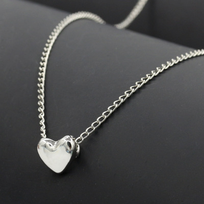 Européen Et Américain Style Simple Collier Couple Doux Amour Coeur Pendentif Collier Dames Clavicule Chaîne Petit Coeur De Pêche Collier En Gros display picture 6