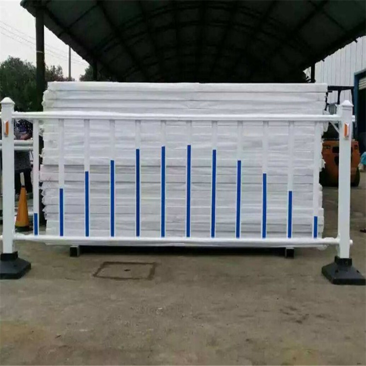 市政护栏 市政道路护栏  锌钢护栏 西安锌钢护栏小区公园隔离护栏