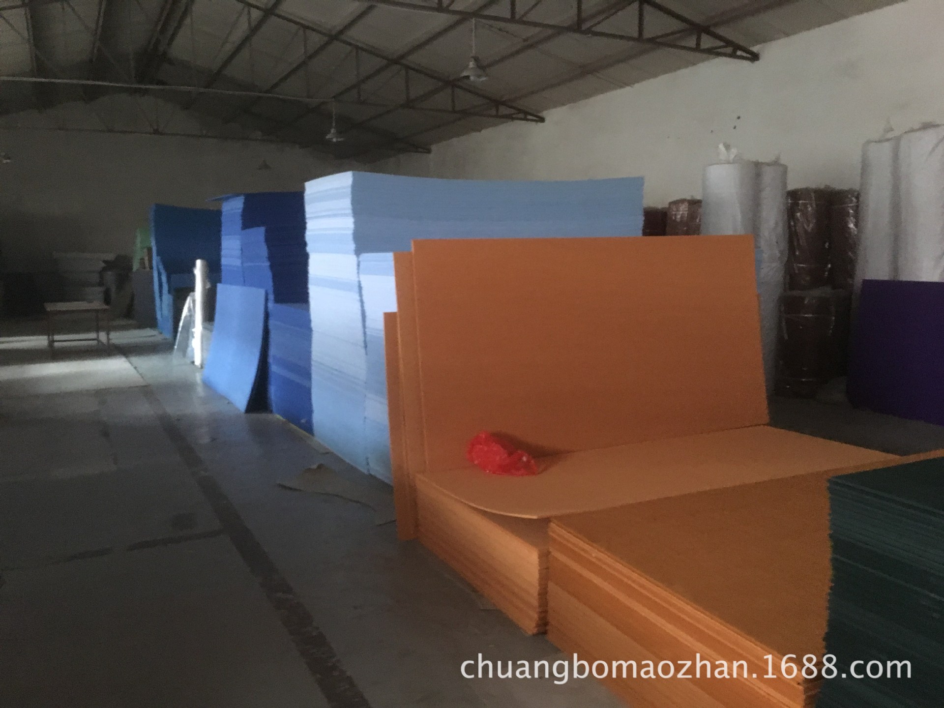 厂家供应各种颜色的隔音毡保温毛毡新型环保材料展示板毛毡毛毡板