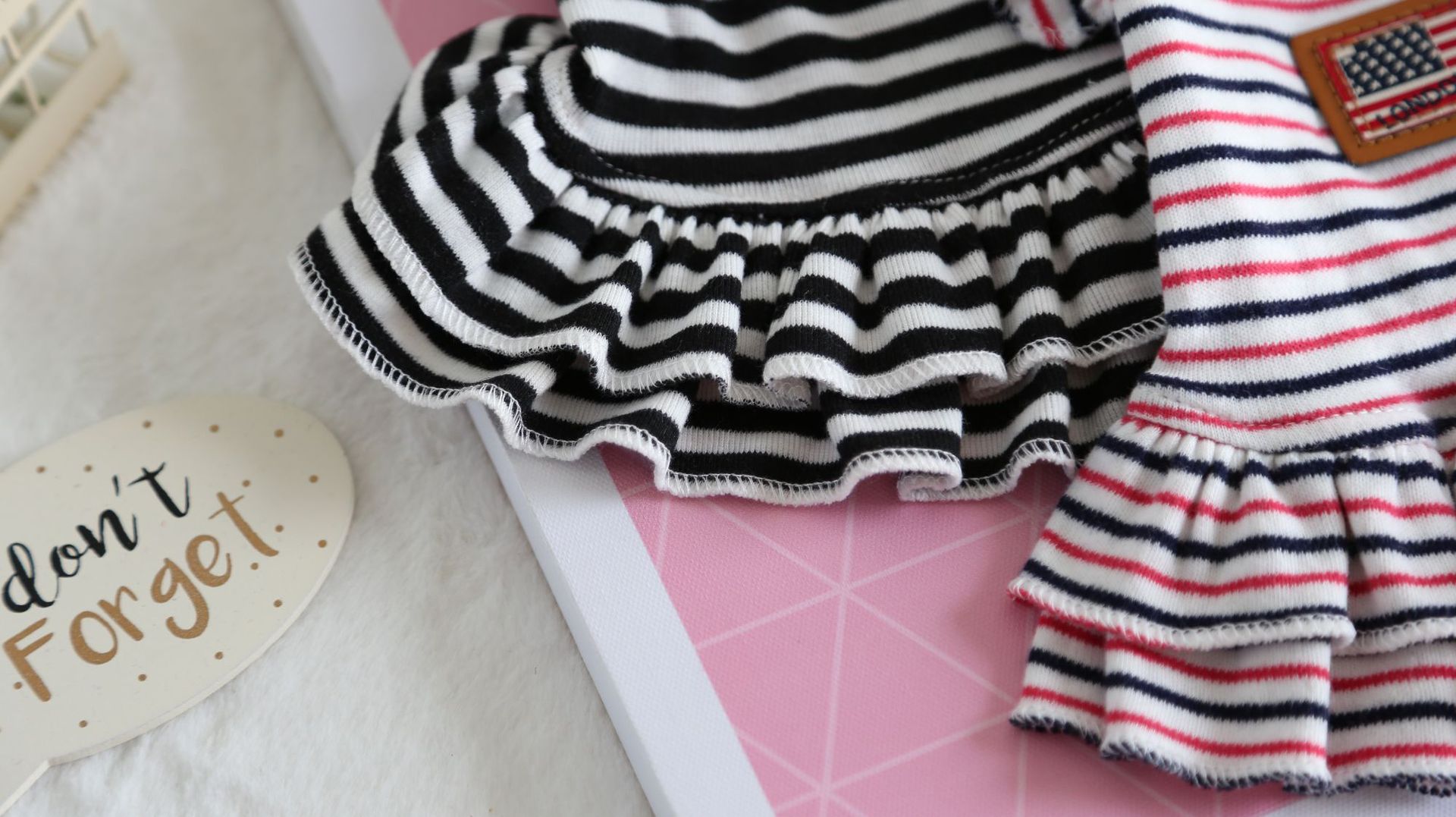 英伦风条纹打底裙