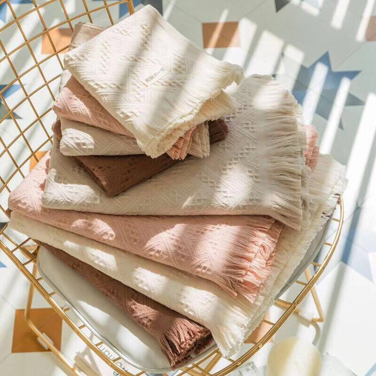 2018 New release Nordic tassel bath towel two-piece Turkish craft bath towel comfortable casual soft