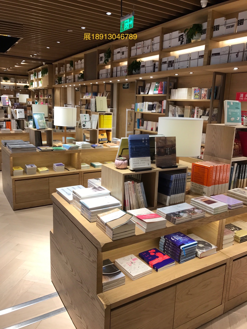 精品饰品店书店瓷器店智能产品展柜花店装修设计柜台制作厂