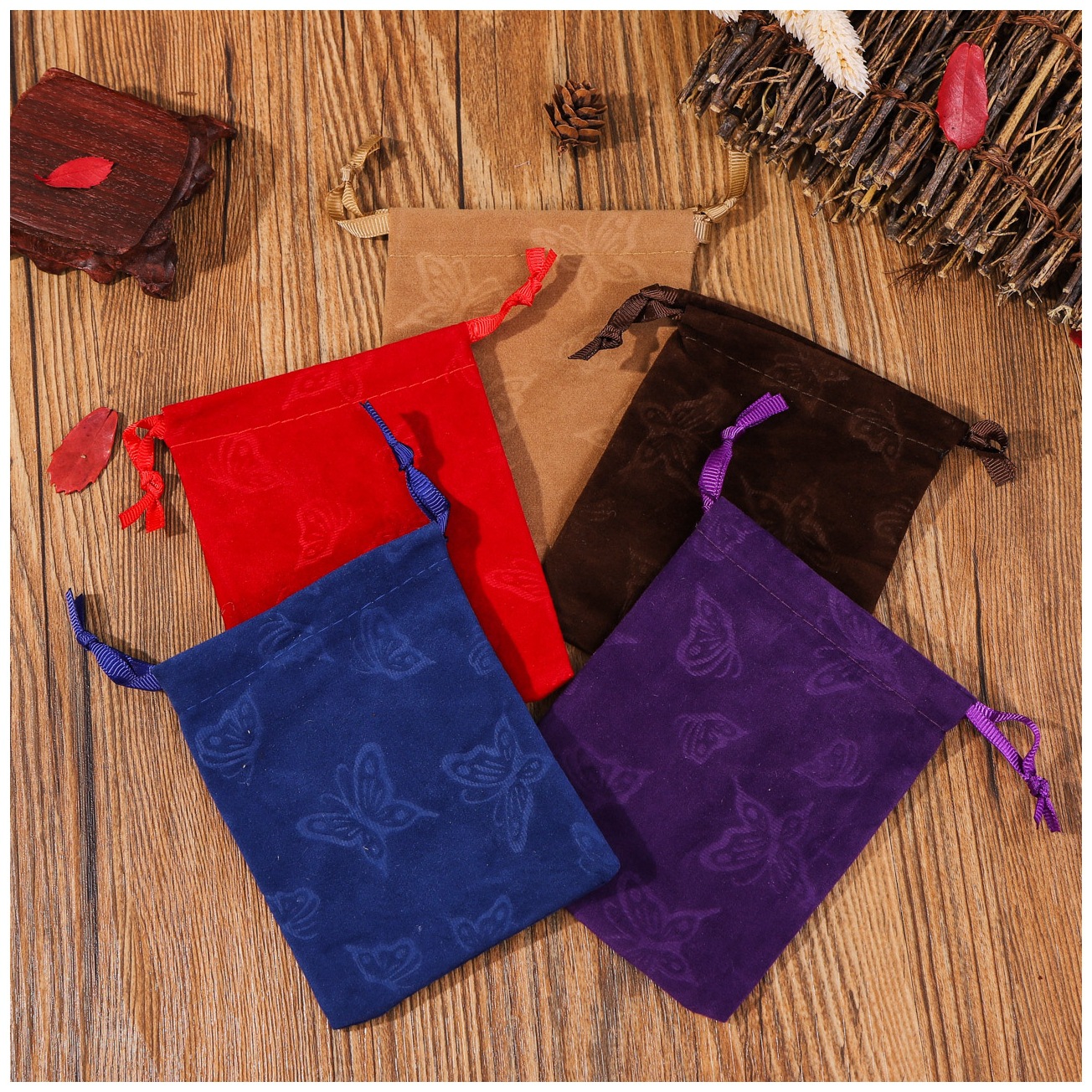 批发蝴蝶花绒布丝绒袋束口袋 布袋饰品首饰包装袋 绒布袋定制