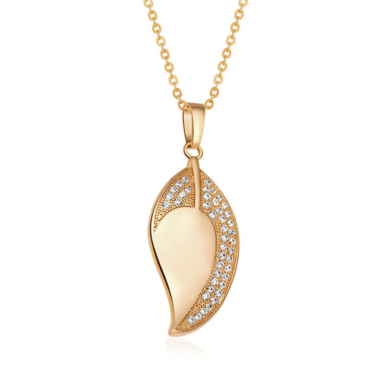 Brand copper elegant pendant with zircon