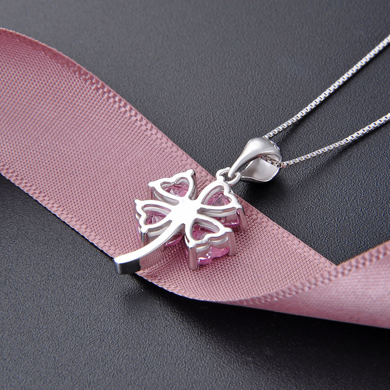 Estilo coreano elegante todo-Partido collar de cadena de clavícula con incrustaciones de circonio s925 plata esterlina Super Hada temperamento trébol colgante para las mujeres al por mayor