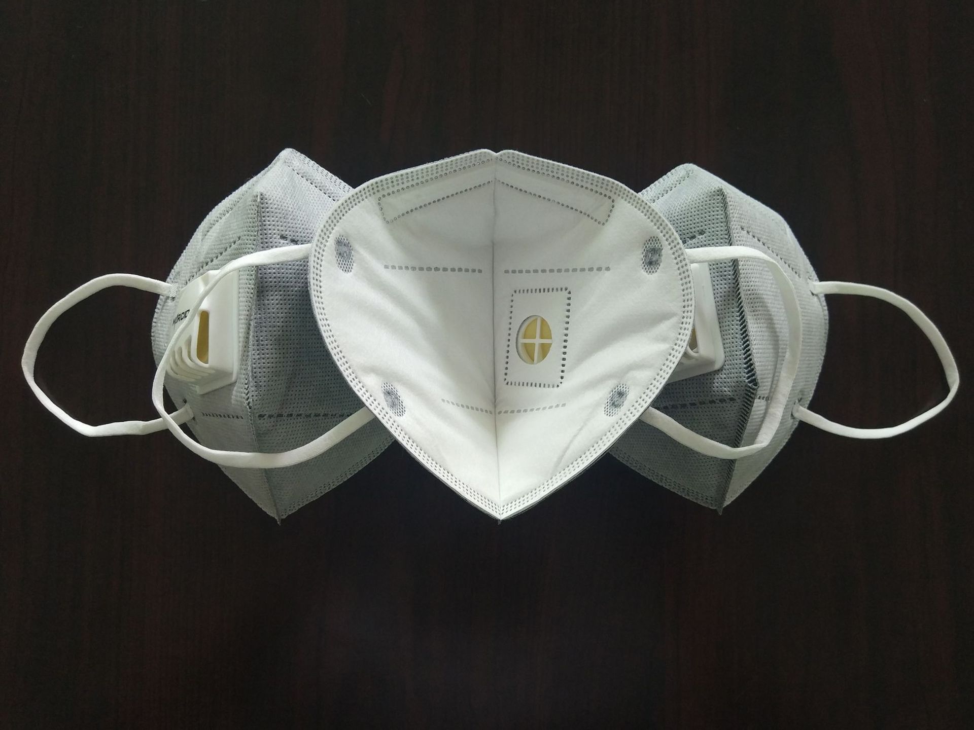 防尘防雾霾KN95口罩带呼吸阀无纺布折叠口罩劳保批发可定制LOGO-阿里巴巴