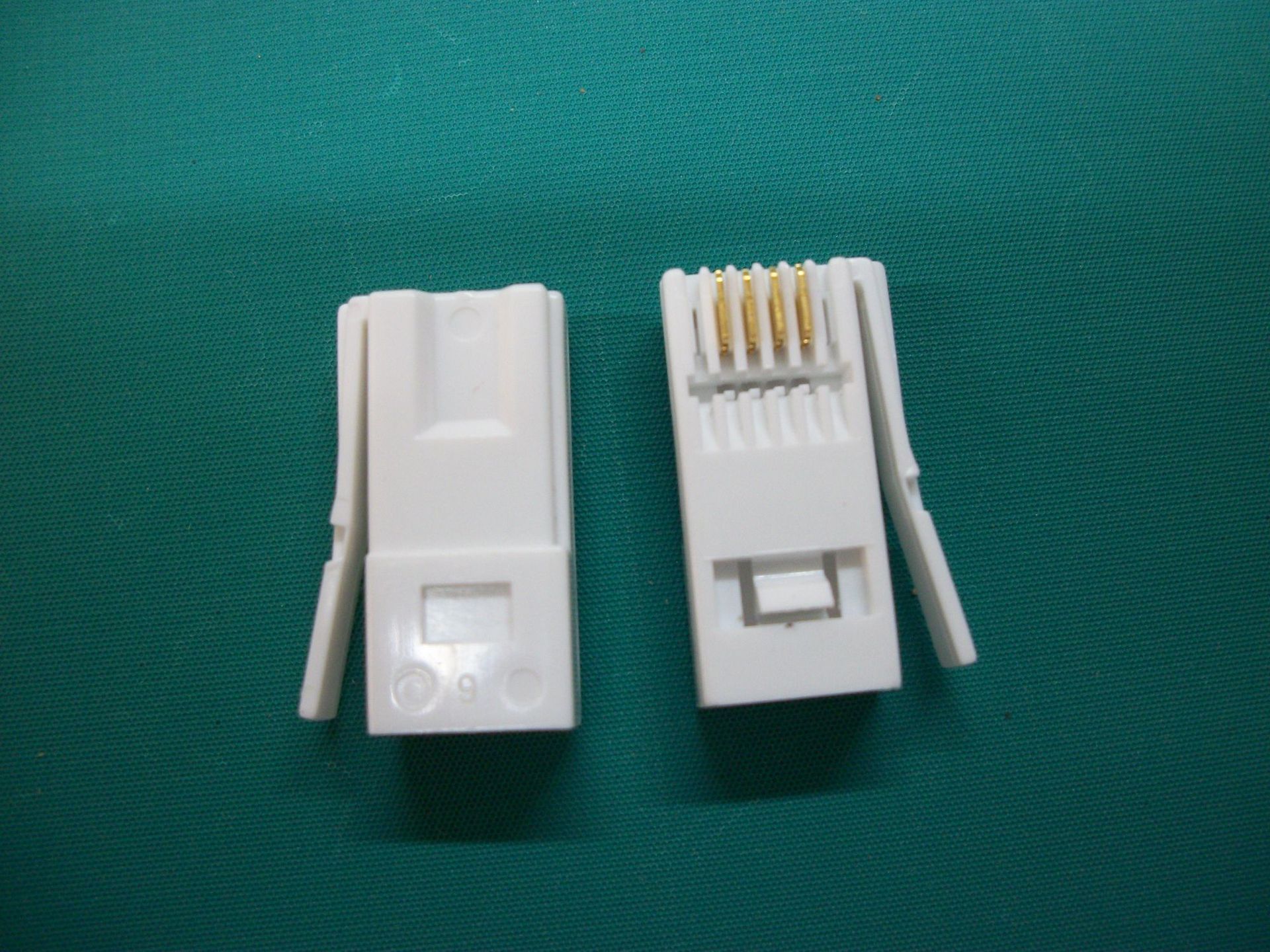 厂家供应注塑非屏蔽水晶头 供应网络连接UK头6P6C3U水晶头批发