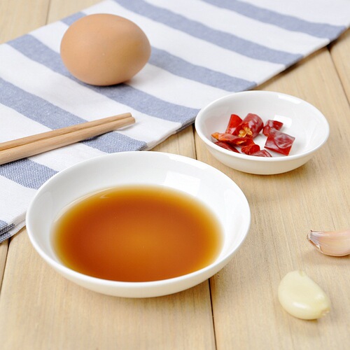 Creative small dish, oil sauce dish, pure white ceramic seasoning dish, vinegar dipped ink dish, cute household tableware