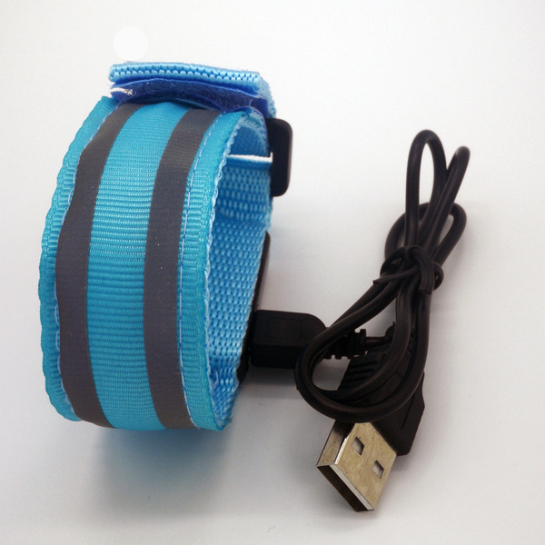 Retroreflective flashing bracelet