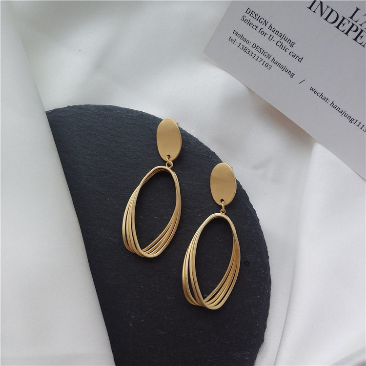 不规则圆形复古哑光金耳钉