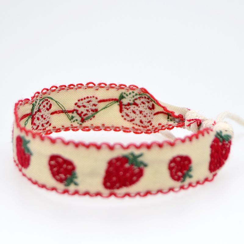 1 Piece Quantity Holiday, Daily Occasion cotton and linen Material Casual Style Cute Strawberry Cotton And Linen Cord String Stretch Adjustable String Bracelets Wholesale