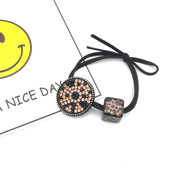 South Korea Leopard-shaped Square Disc Full Of Diamond Hair Rope Fashionable Hair Cheap Scrunchies  Wholesale Nihaojewelry display picture 2