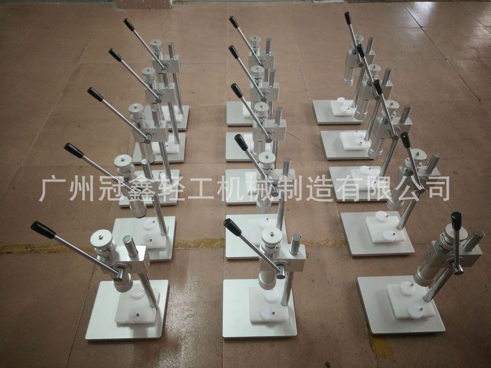 【香水瓶轧盖机】手动香水锁盖机/喷头瓶封口机/半自动香水压盖机