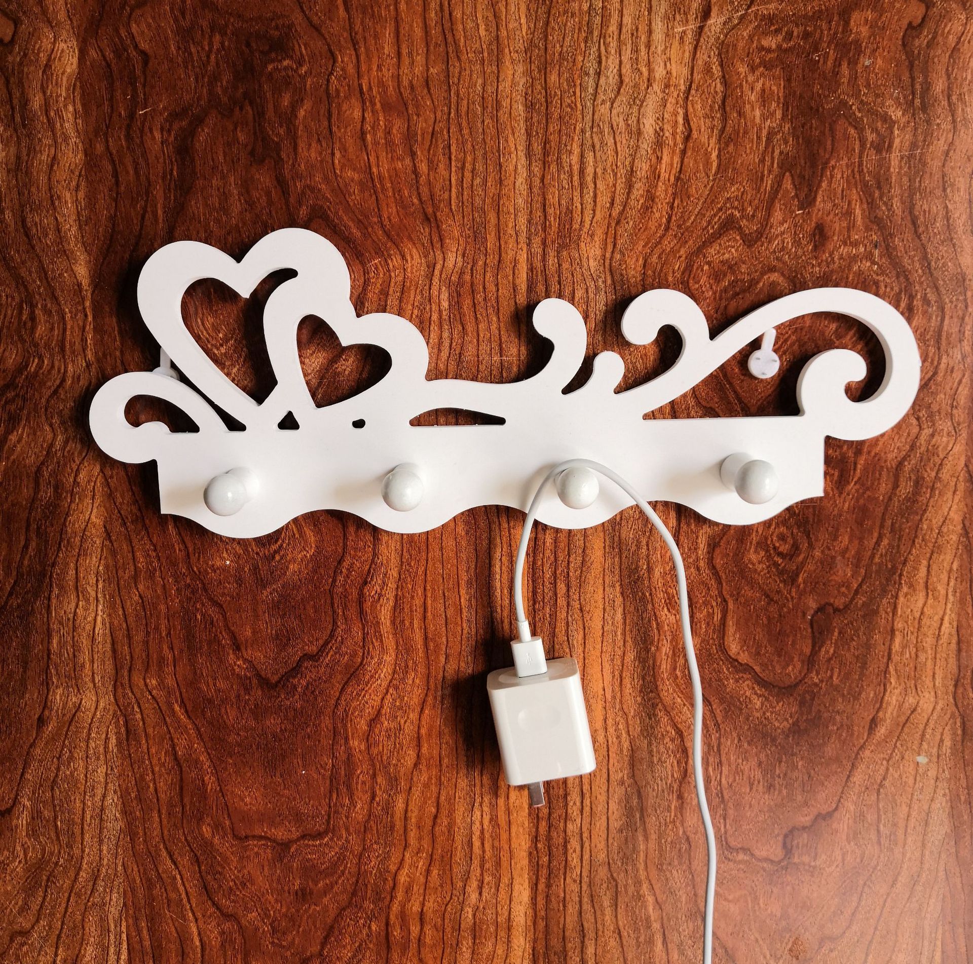 廠家批發牆上置物架PVC白色雕花現代田園裝飾壁挂愛心衣挂衣帽挂