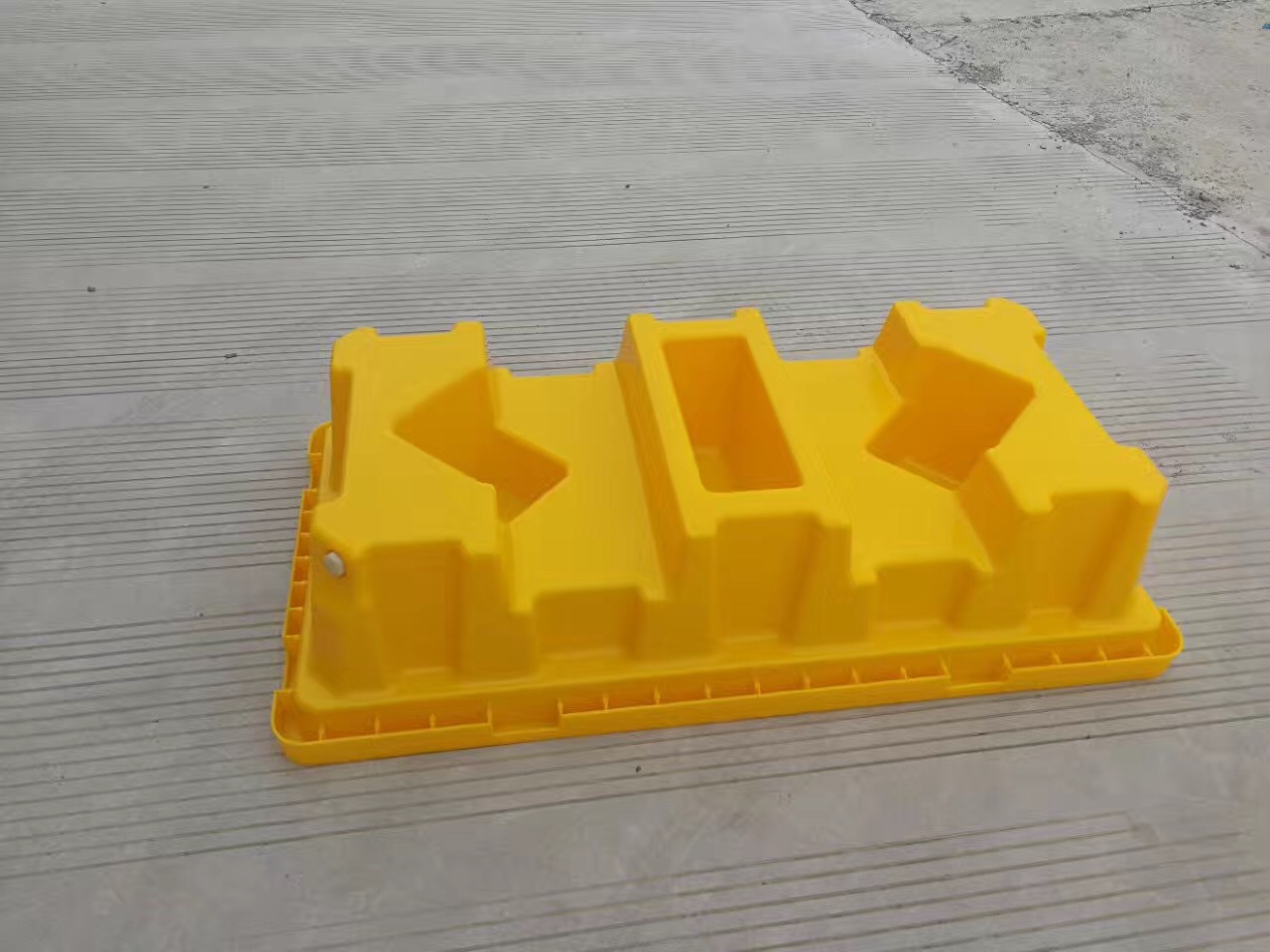 佛山塑胶渗漏托盘 1300*680*150MM福建防漏卡板 新料塑胶地台板