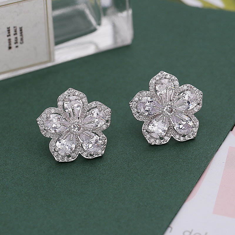 Earrings Three-dimensional Flower Ear Studs Female Wild Personality Ear Jewelry S925 Silver Post Wholesale display picture 6